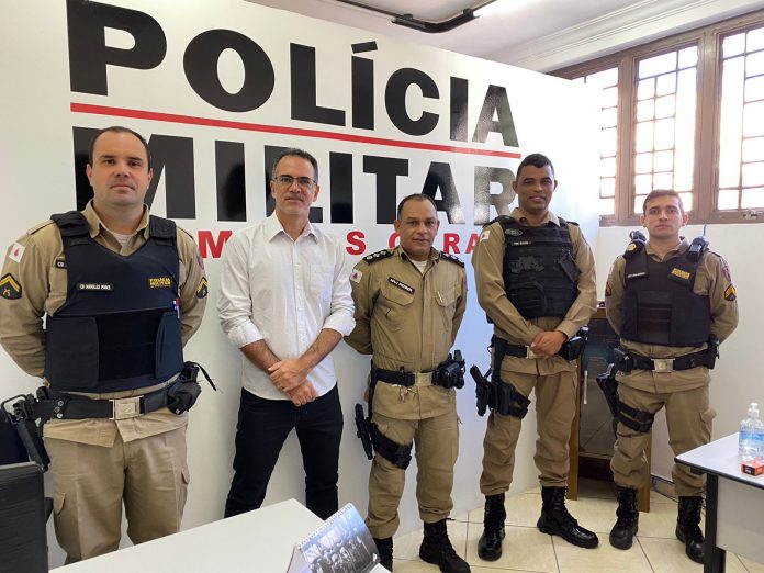 Cabo Douglas Pires, Alexandre Alves - Presidente da ACE e CDL, Major Werner, Tenente Elson e Sargento Malaquias