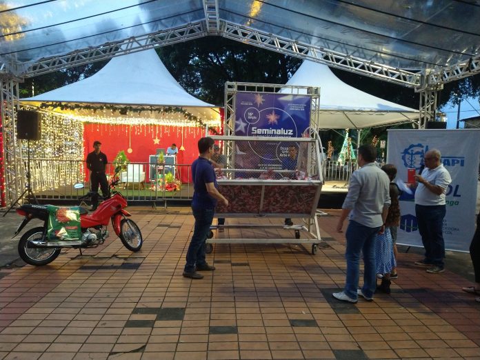 O sorteio da campanha Natal Premiado ocorreu na Praça 1º de Maio, no Centro de Ipatinga - Foto Divulgação Aciapi-CDL (1)