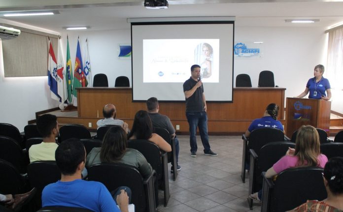 Os detalhes do ''Espaço Feiraço Noivas e Debutantes'' foram apresentados durante encontro com profissionais do setor de festas e eventos - Foto Divulgação Aciapi-CDL (1)