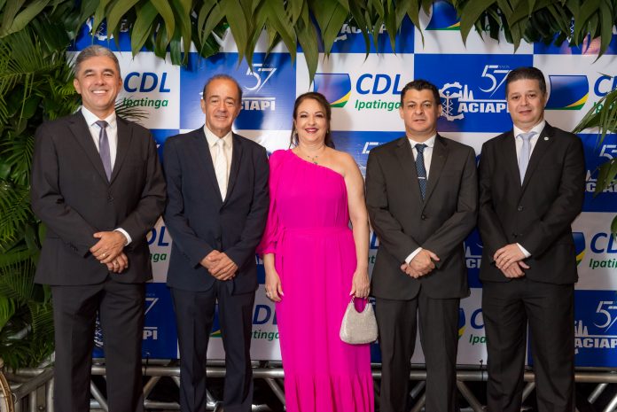 Wallace Barreto, José Garcia, Marilane Santos e Amaury, que foram homenageados com a comenda “Dr. Rinaldo Campos Soares”, e Luís Henrique Alves - Foto Divulgação