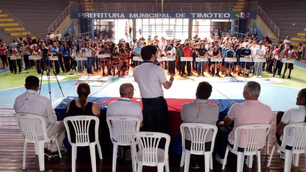 Aluno de Timóteo conquista medalhas de ouro no atletismo no JEMG  Paralímpico - Silmara de Freitas - Notícias do Vale do Aço e região.