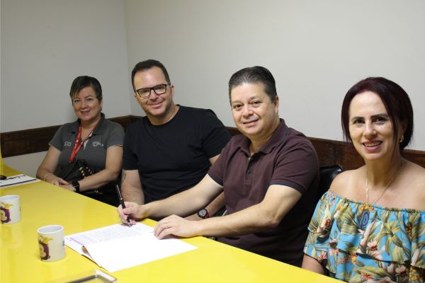 O objetivo da parceria é fazer com que os associados da Aciapi-CDL tenham a oportunidade de ingressar no mundo digital de forma acessível e eficiente