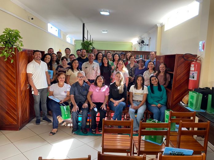 Foto Unieco_Integrantes da comunidade, rede de ensino e colaboradores da CENIBRA presentes na cerimônia de comemoração dos 20 anos da UNIECO realizado no dia 18 de julho.