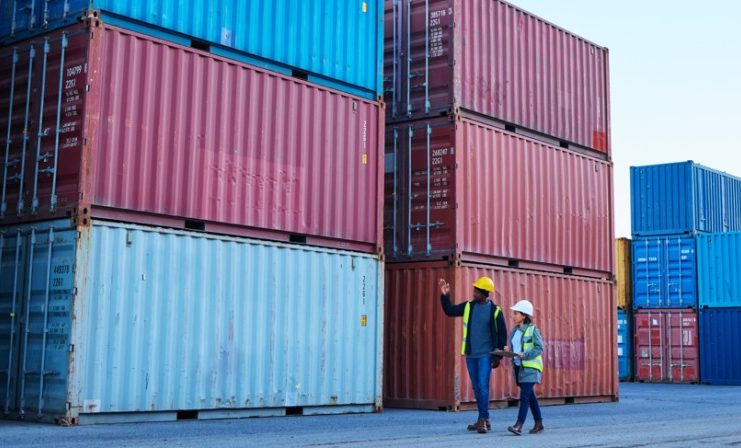 Manutenção da tarifa dos EUA em 10% resguarda um quarto das exportações mineiras, aponta FIEMG