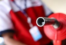 FIEMG avalia medidas para combustíveis como necessárias diante da crise internacional, mas alerta para desafios fiscais e tributários