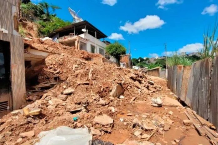Atingidos pelas chuvas terão restituição
