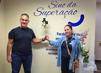 Fé, amor e esperança marcam o tocar do sino de paciente da Unidade de Oncologia do Hospital Márcio Cunha