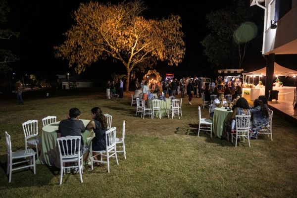 Música no jardim centro de memória usiminas food trucks