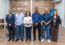 A DEPUTADA Rosângela Reis (E) participou da audiência como convidada especial e o vice-prefeito Oliveirinha (D) representou a administração municipal