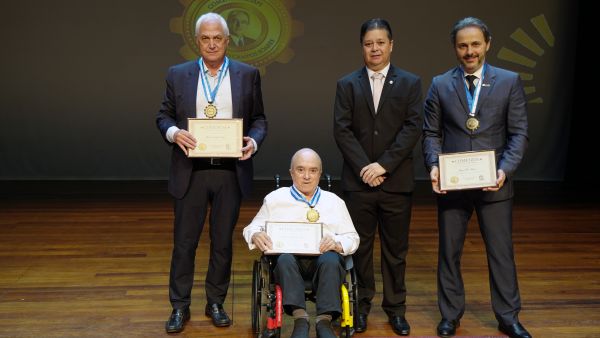 A programação dos 60 anos contou com a entrega da Comenda Dr. Rinaldo Campos Soares