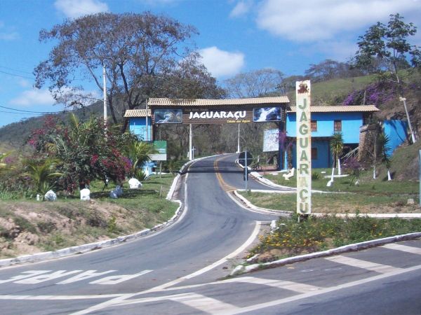 Entrada_de_Jaguaraçu_MG