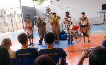Ponto de Cultura Grupo Farroupilha leva “Por que você não vai?” e o Teatro do Oprimido à Estação Memória.