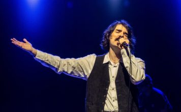 Espetáculo em homenagem a Belchior chega a Ipatinga com André Abreu no Teatro Usiminas